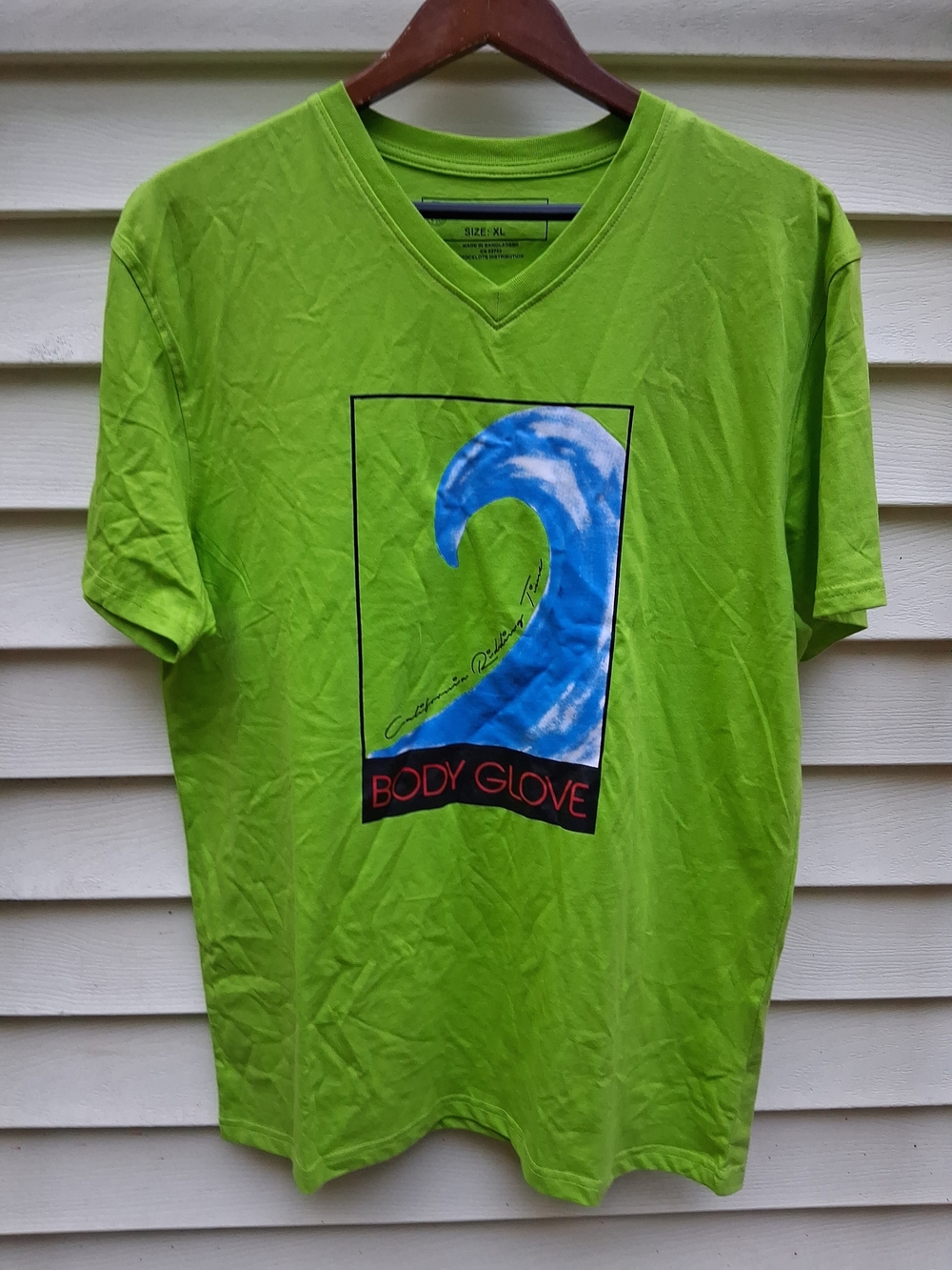 Body Glove Men's Lime Green V-Neck Graphic Tee Size XL NWT